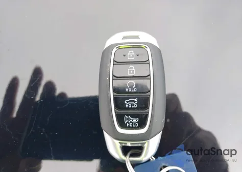 2022 Hyundai Elantra Sel z USA, uszkodzony, nr VIN KMHLM4AG5NU333620